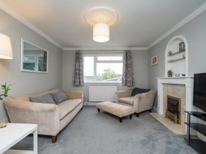 Pass the Keys Modern 2 bedroom house with on street parking